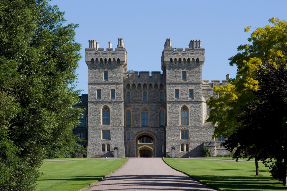 Image: Entrance to Winsdor castle seen from Great park