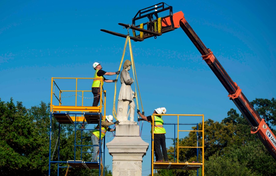 Image: Statue of confederate soldier Dick Dowlin