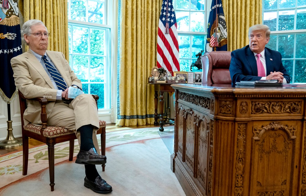 Image: Donald Trump, Mitch McConnell