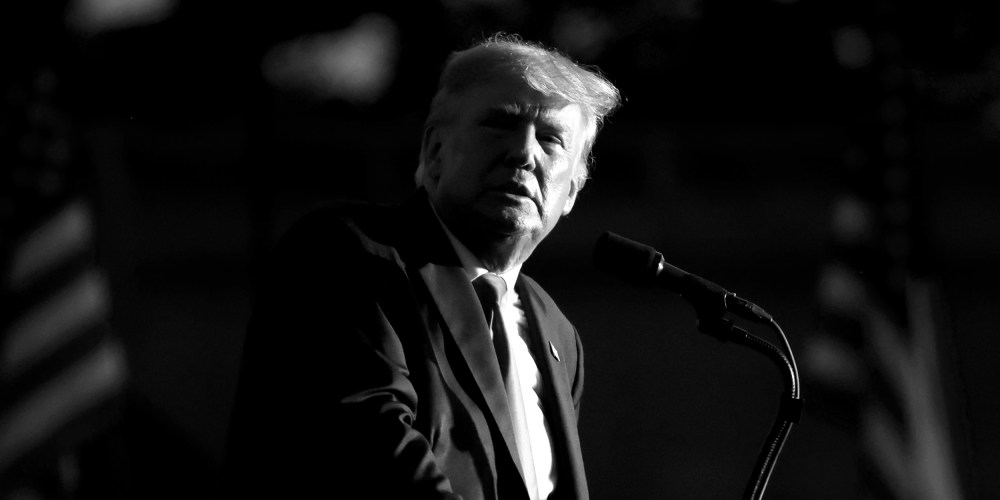 Image: Donald Trump speaking to supporters.