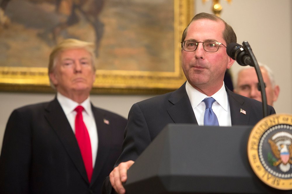 Image: Swearing-in ceremony of Alex Azar