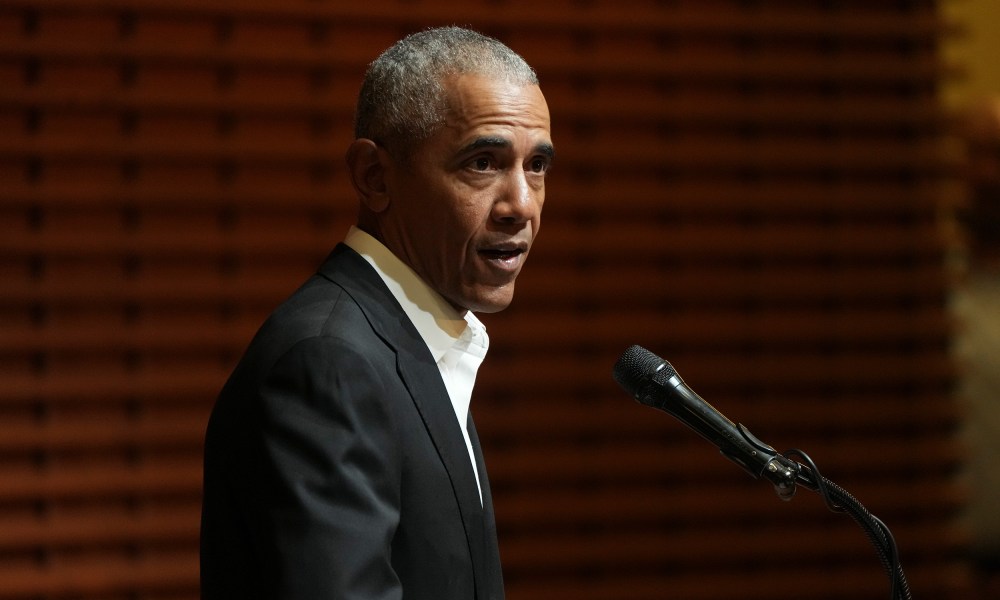 Image: Barack Obama speaking.