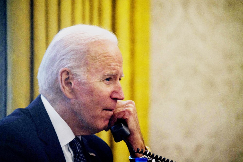 US-POLITICS-BIDEN-UKRAINE-ZELENSKY