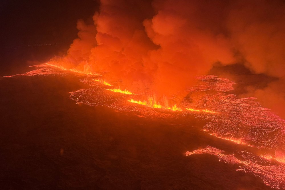 A volcanic eruption began on Monday night in Iceland, south of the capital Reykjavik, following an earthquake swarm, Iceland's Meteorological Office reported.