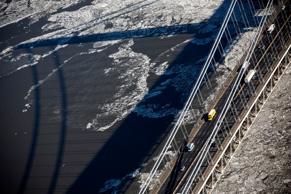 Traffic drives across the George Washington Bridge, which connects Fort Lee, NJ, and New York City, on January 9, 2014.