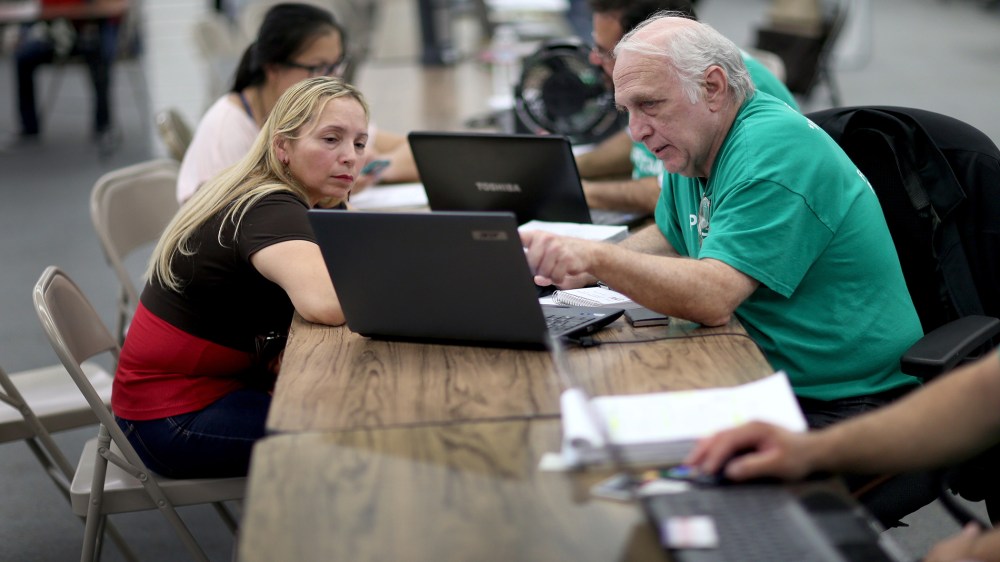 Americans Register For Health Care On Final Day of ACA Enrollment Drive