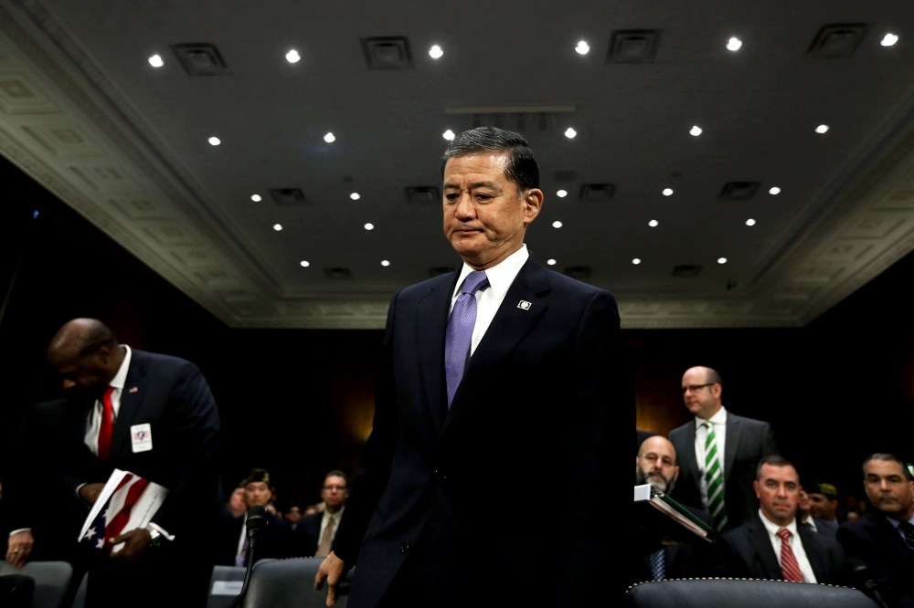 U.S. Veterans Affairs Secretary Eric Shinseki arrives to testify before the Senate Veterans' Affairs Committee, May 15, 2014.