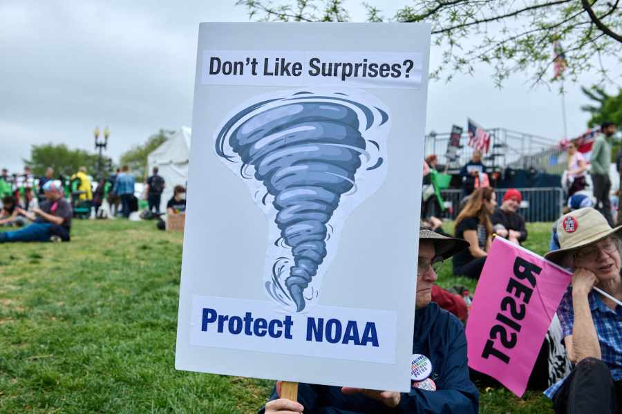 Washington-DC-Anti-Trump-Hands-Off-Protest