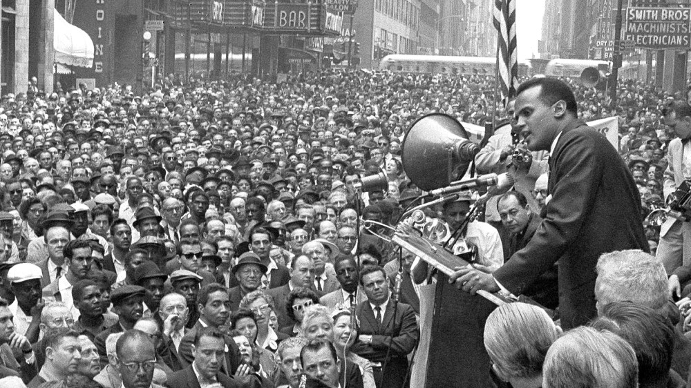 Harry Belafonte speaks during a rally in New York on May 17, 1960.
