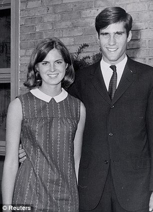 In 1994, Ann Romney described her life as financially 'struggling' college student