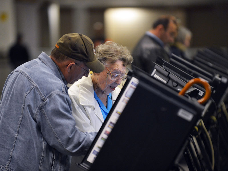 People cast their ballots for the U.S. presidential election.  (Jewel Samad / AFP)