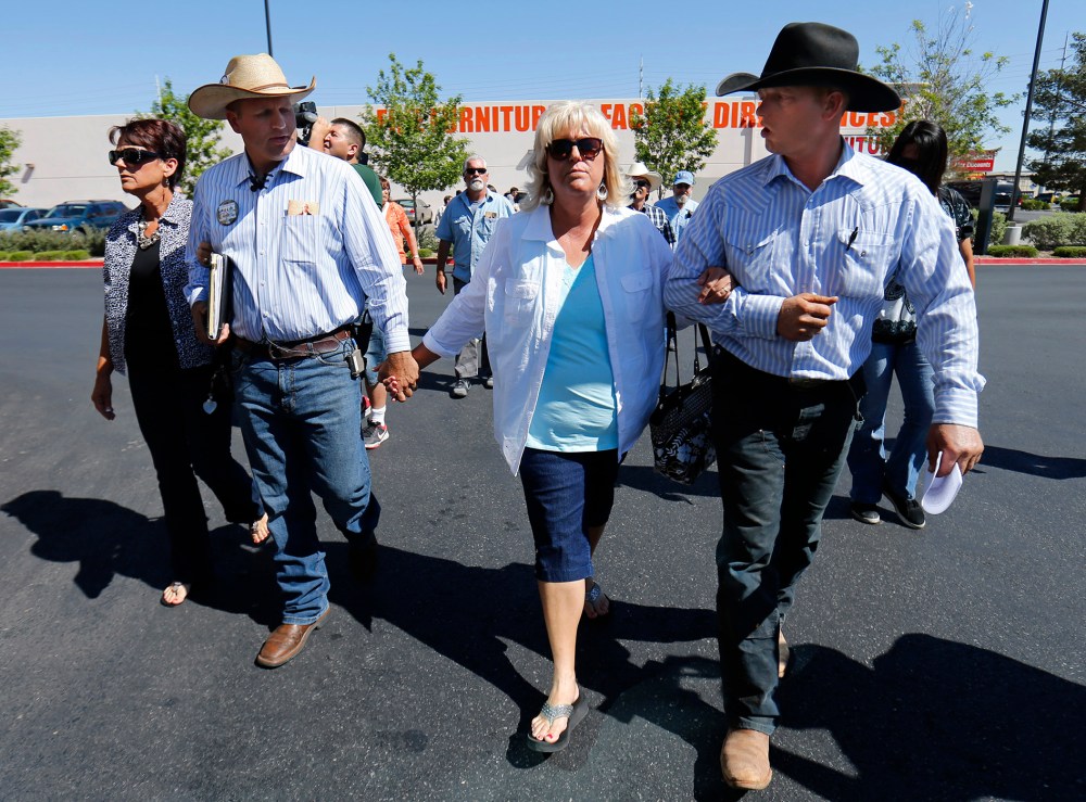 Cliven Bundy's sisters, Lillie Spencer and Margaret Houston walk with Bundy's sons Ammon and Ryan to file criminal complaints against the Bureau of Land Management at the Las Vegas Metropolitan Police Department, May 2, 2014. (Photo by Mike Blake/Reuters)