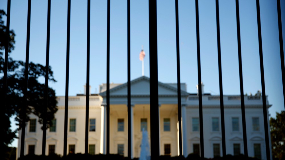 The White House seen from outside the north lawn fence in Washington, Sep. 22, 2014. (Photo by Kevin Lamarque/Reuters)