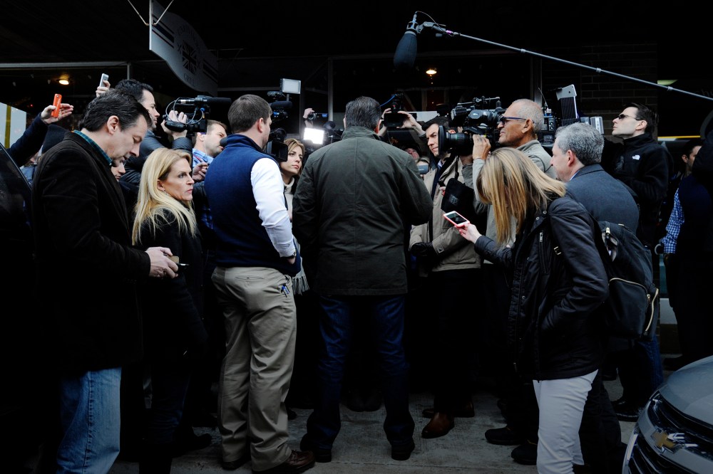 U.S. Republican presidential candidate Ted Cruz (R-TX) speaks to the media at a campaign stop at Union Jack's Grill in Rock Rapids, Iowa, Jan. 6, 2016. (Photo by Mark Kauzlarich/Reuters)