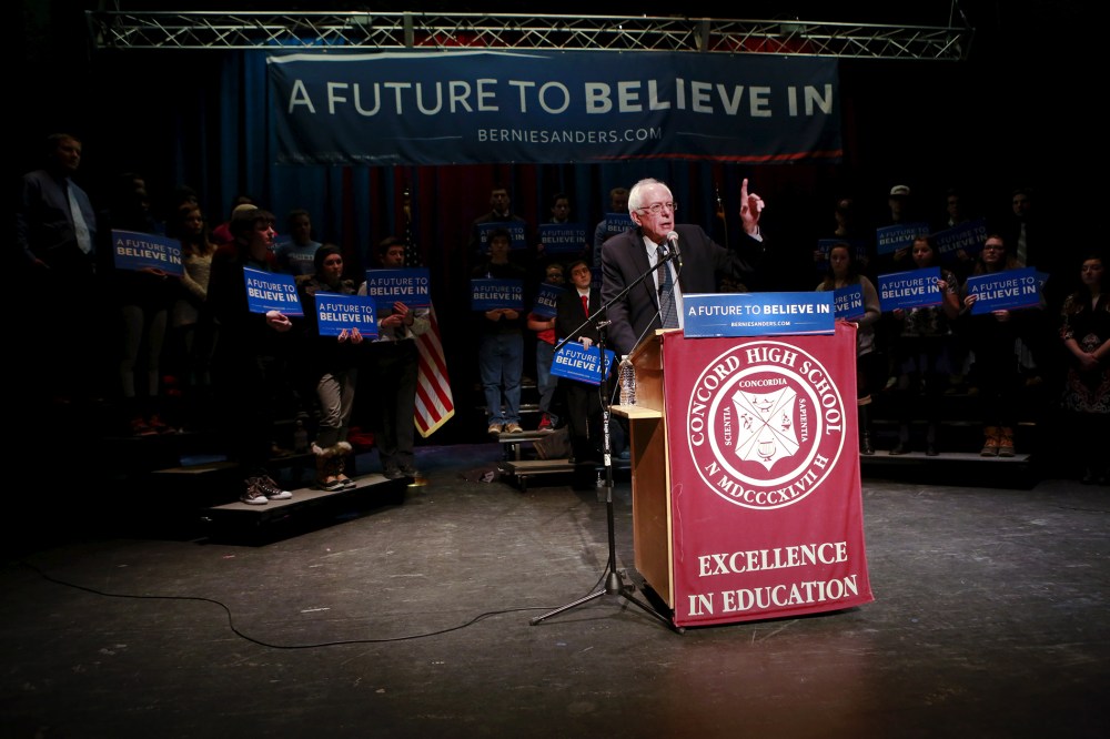 Democratic presidential candidate and Senator Bernie Sanders addresses climate change during a campaign meeting with students at Concord High School in Concord, N.H. Jan. 22, 2016. (Photo by Katherine Taylor/Reuters)