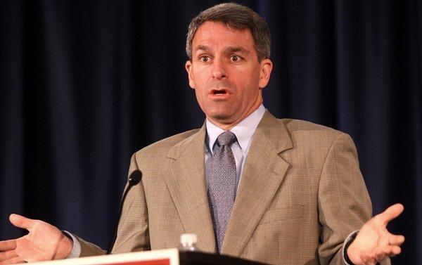 Cuccinelli struggles to steer clear of Virginia scandal