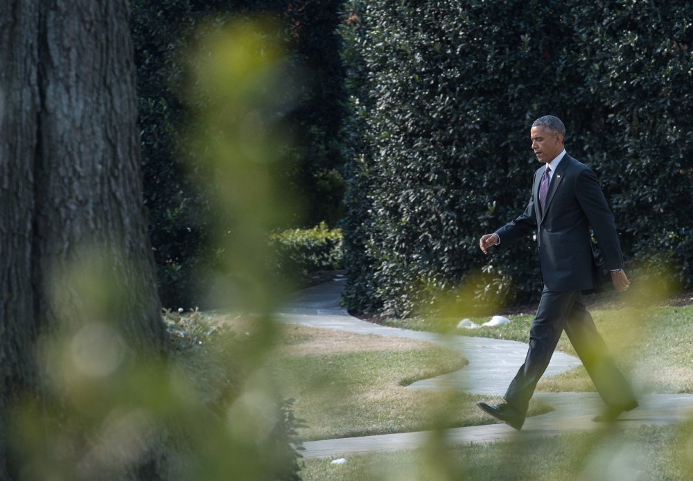 US President Barack Obama departs the White House in Washington, DC on January 15, 2015.