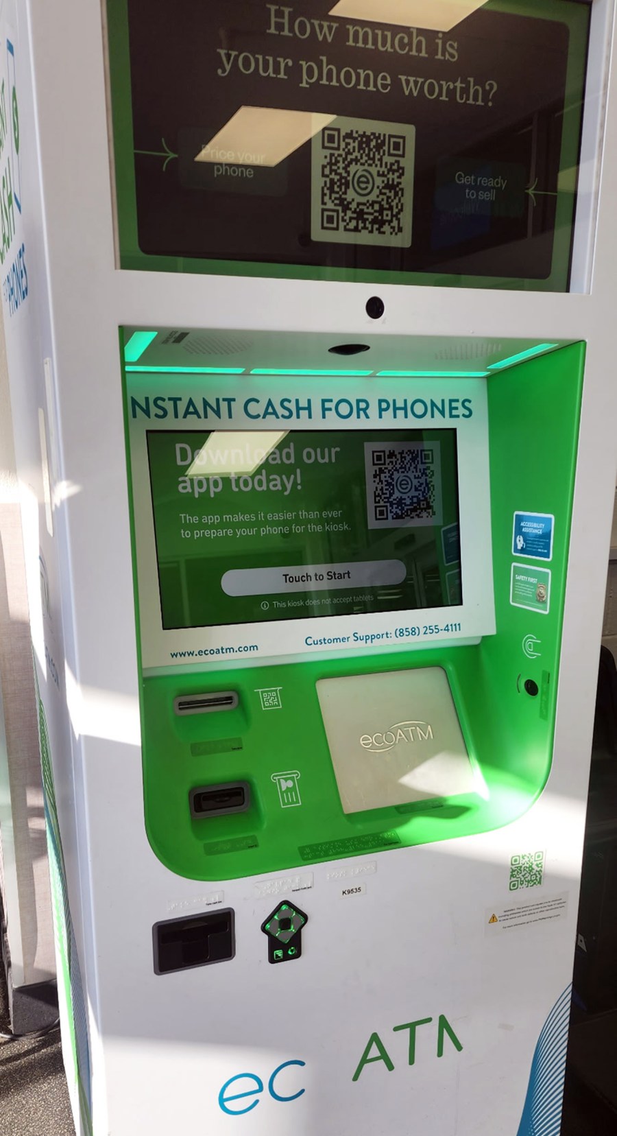 Photo of the eco-ATM in Conroe, Texas, where police recovered Arnoldo’s cell phone. The ATM advertises “instant cash for phones.”