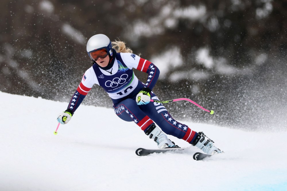 Lindsey Vonn skis.